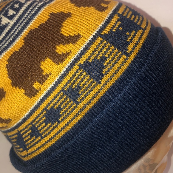 Beanie NWT GIANT GARMENTS BLUE / mustard color WITH BEAR print - Picture 2 of 8